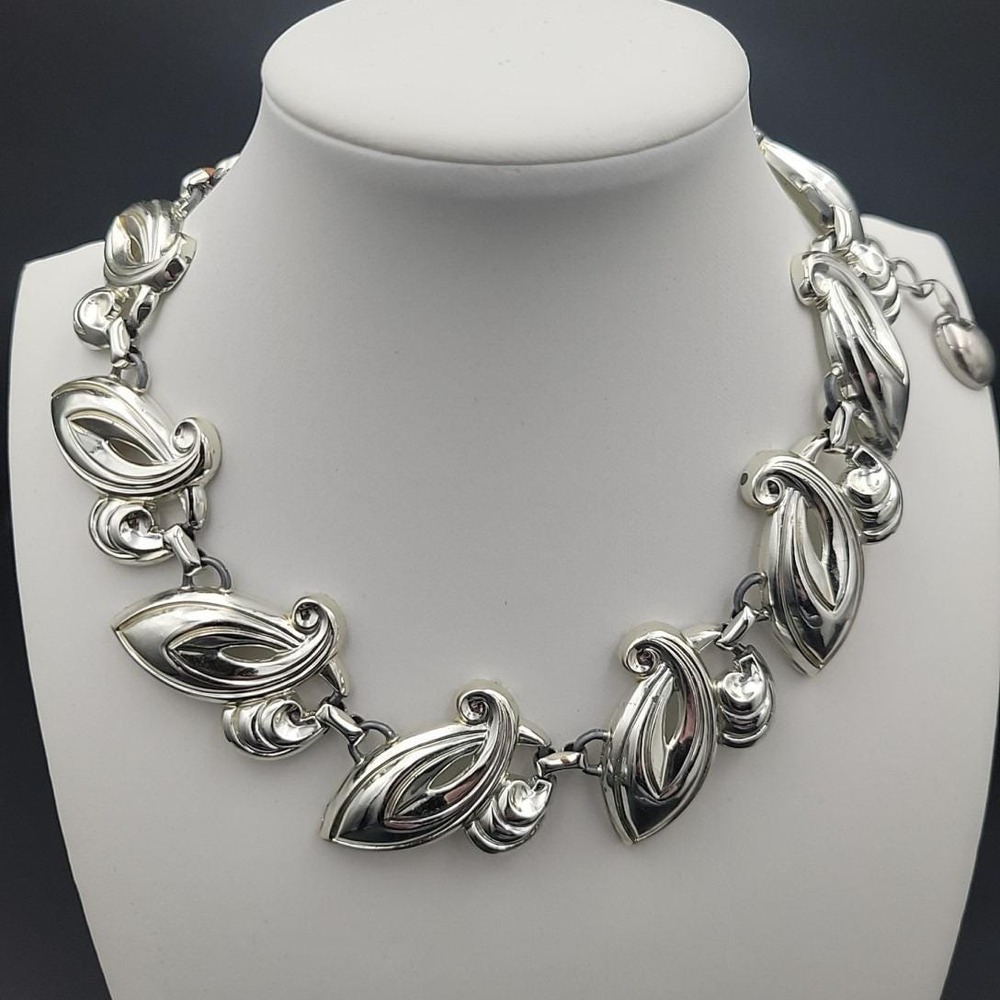 Vintage Rhodium Plated Silver Tone Scroll Leaf Choker Necklace 12-17 Inch Size